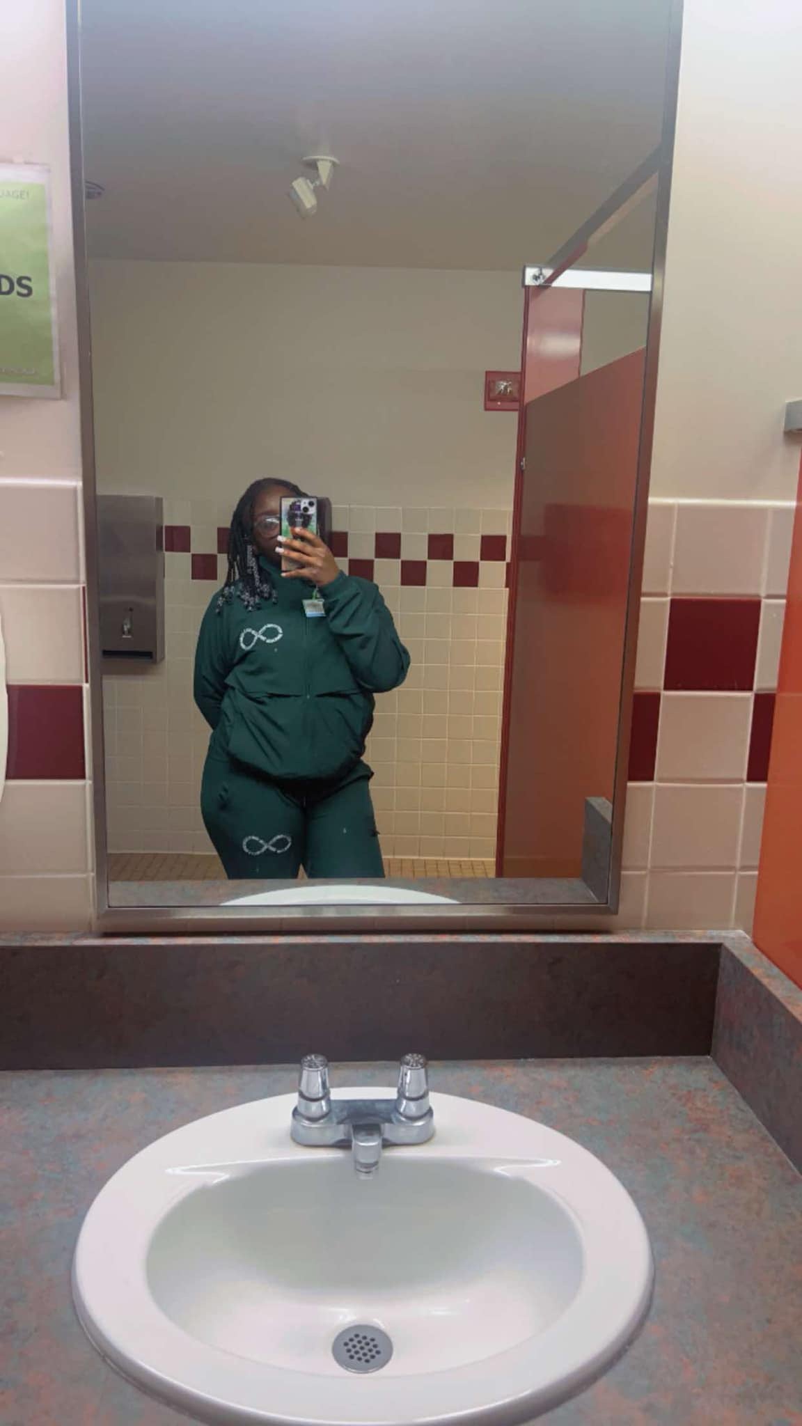 OLIVE GREEN SCRUB SET