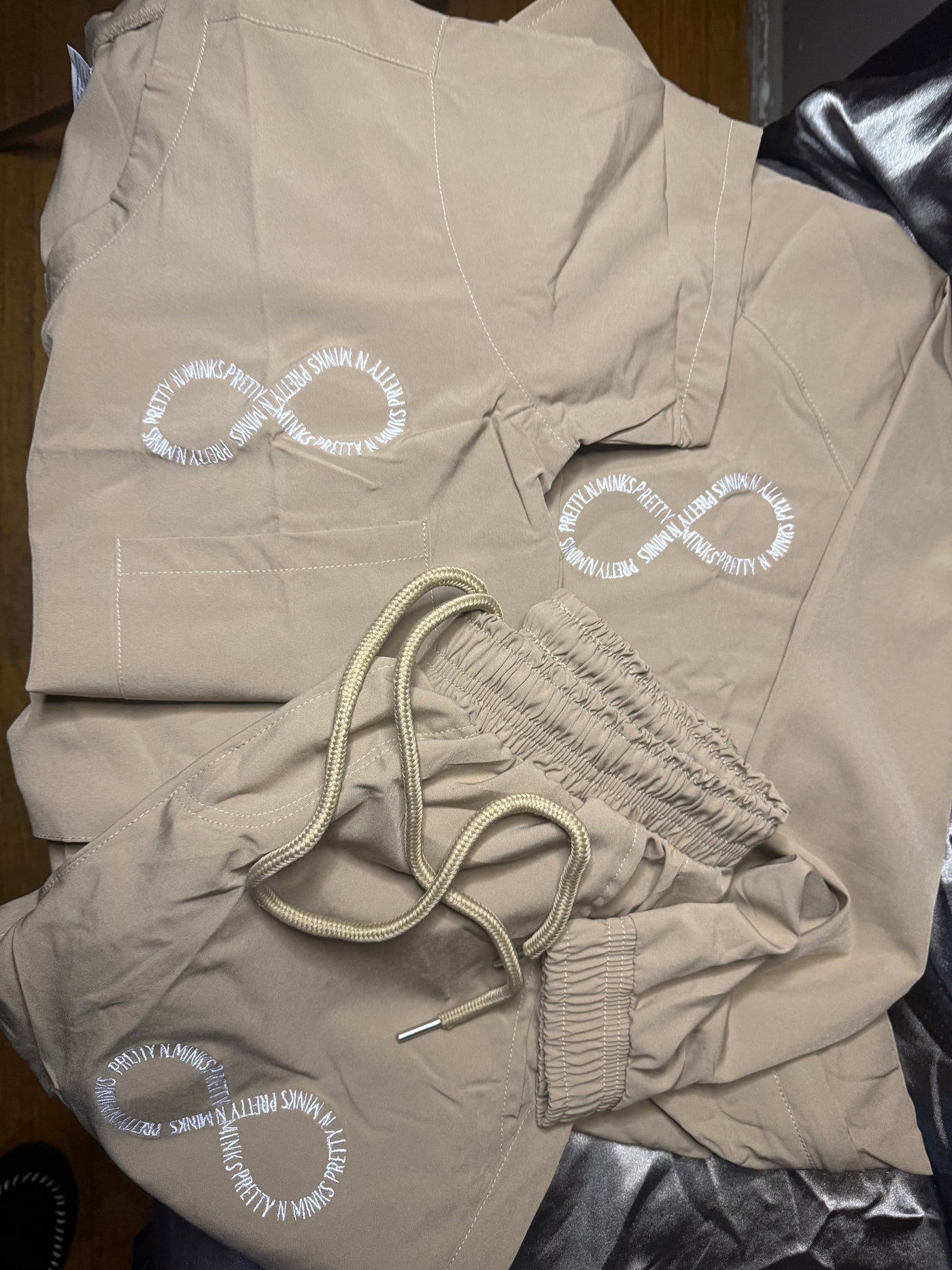 TAN SCRUB SET